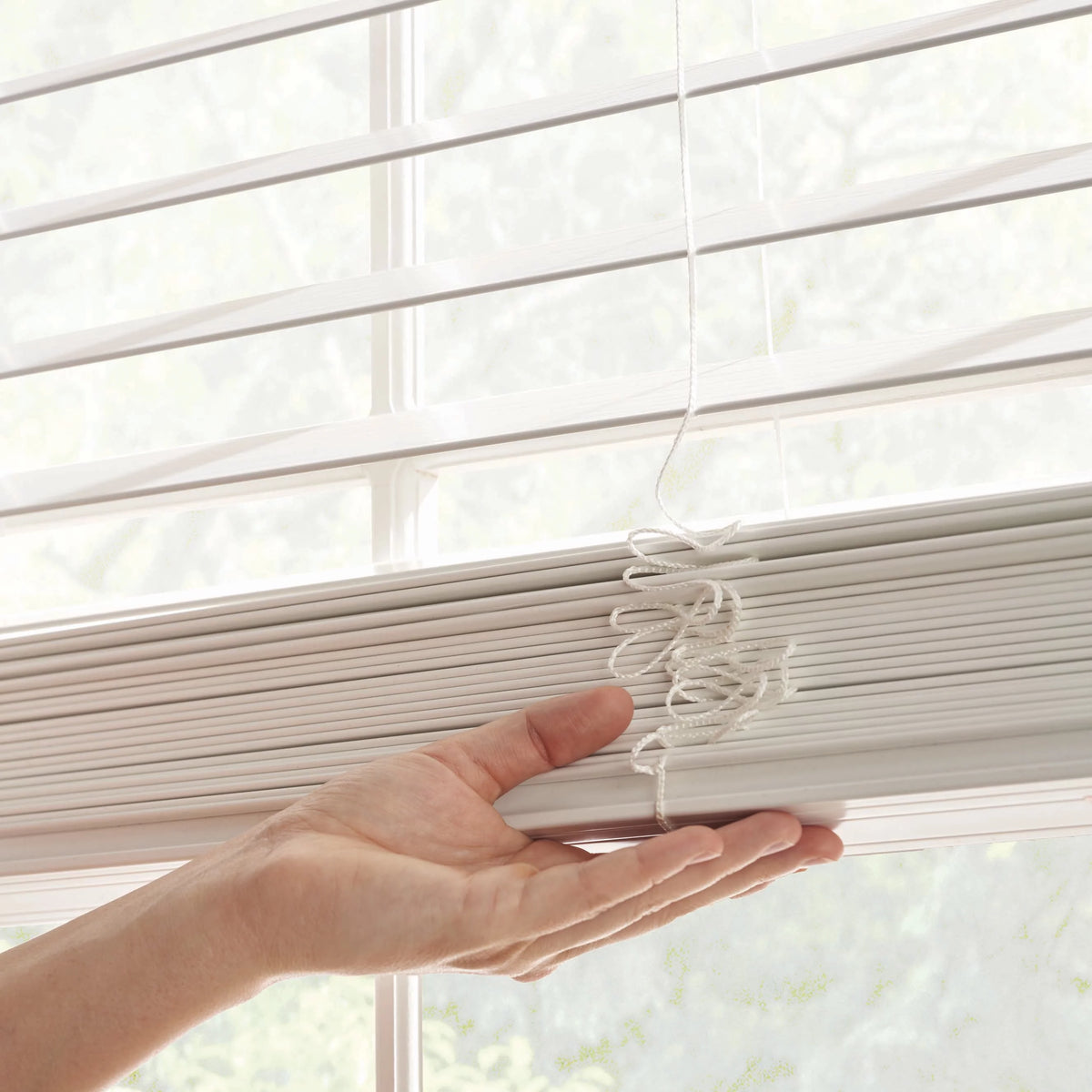 2-inch Cordless Faux Wood Horizontal Window Blinds, White, 34X64 V478