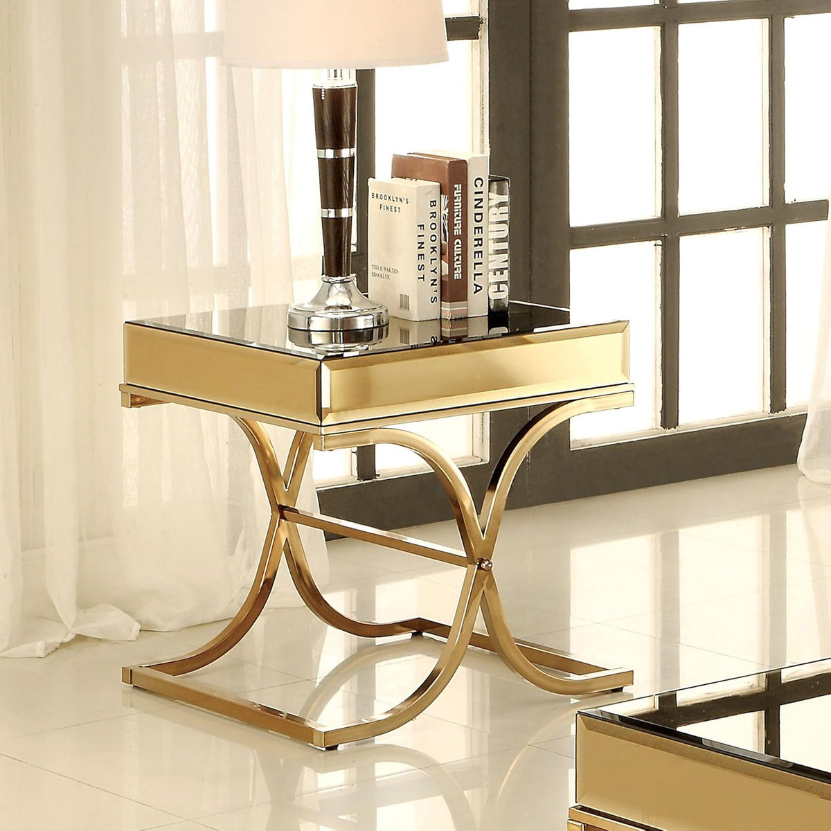 Contemporary Glass Top End Table I330