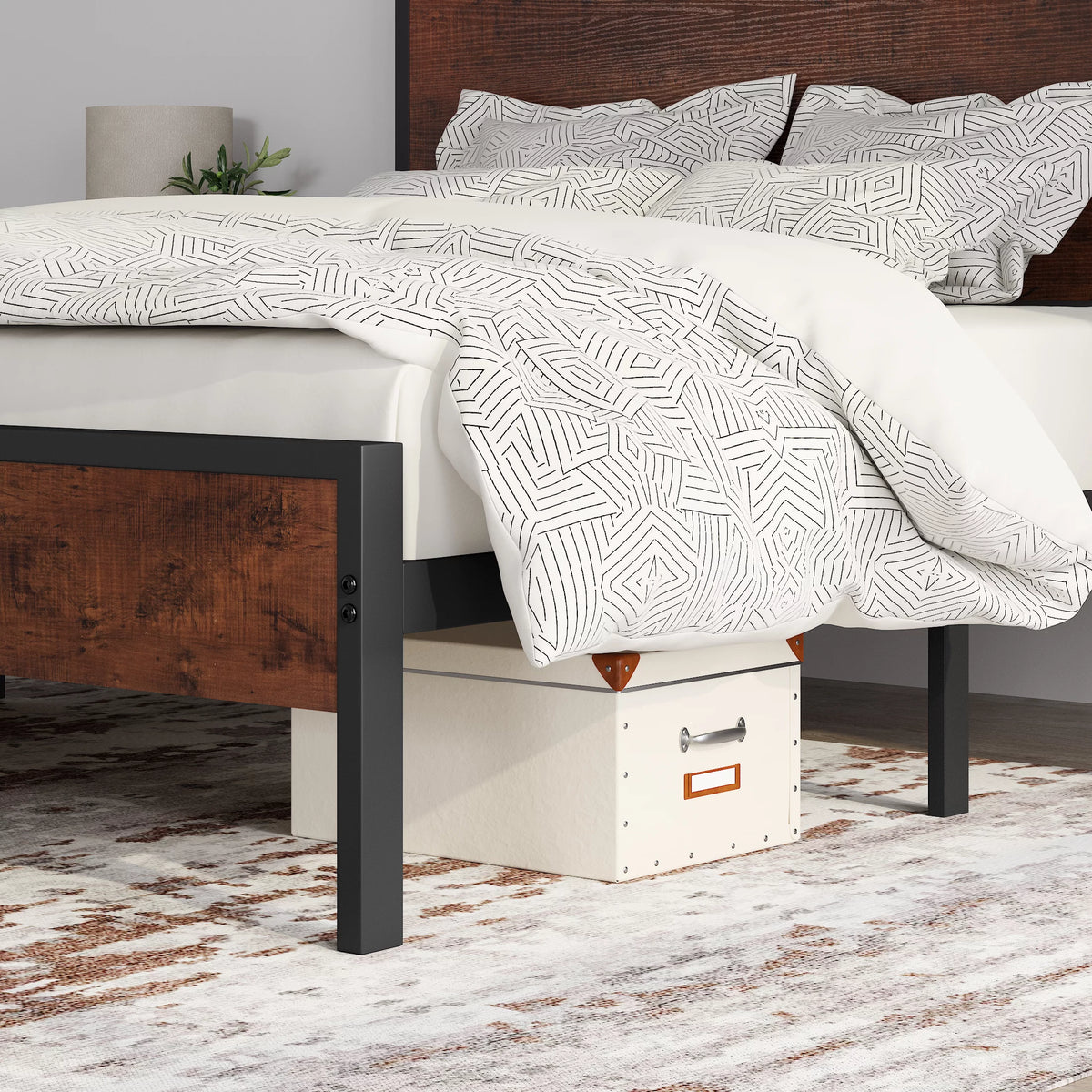 Queen Size Black Oak Headboard Bed Frame C454351