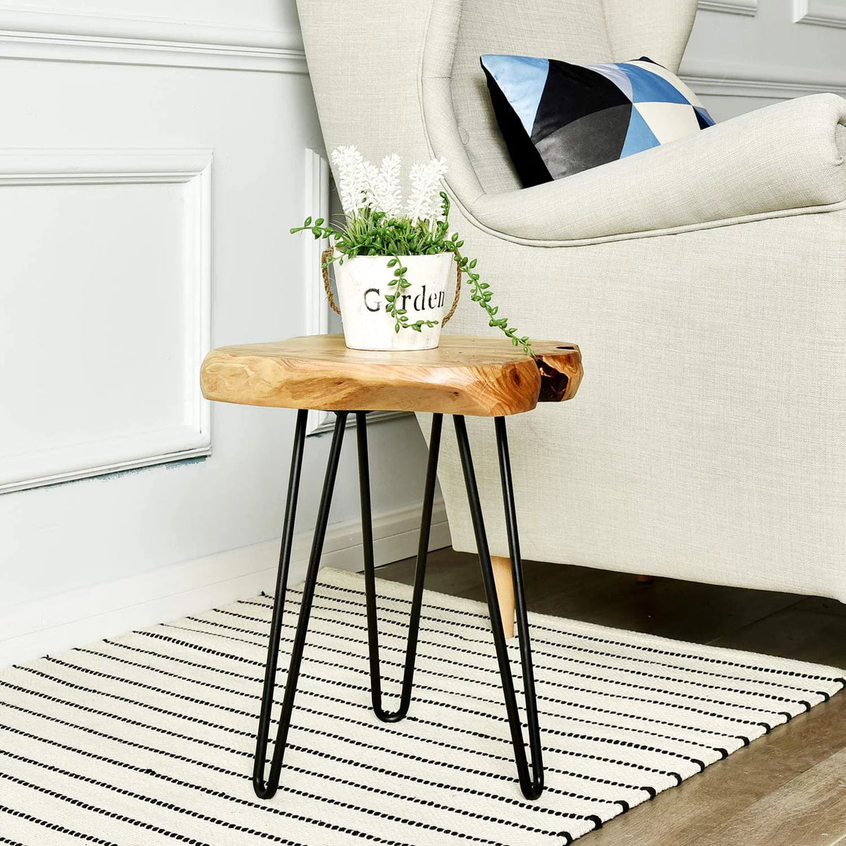 Live Edge Side Table with Hairpin Legs Q3235