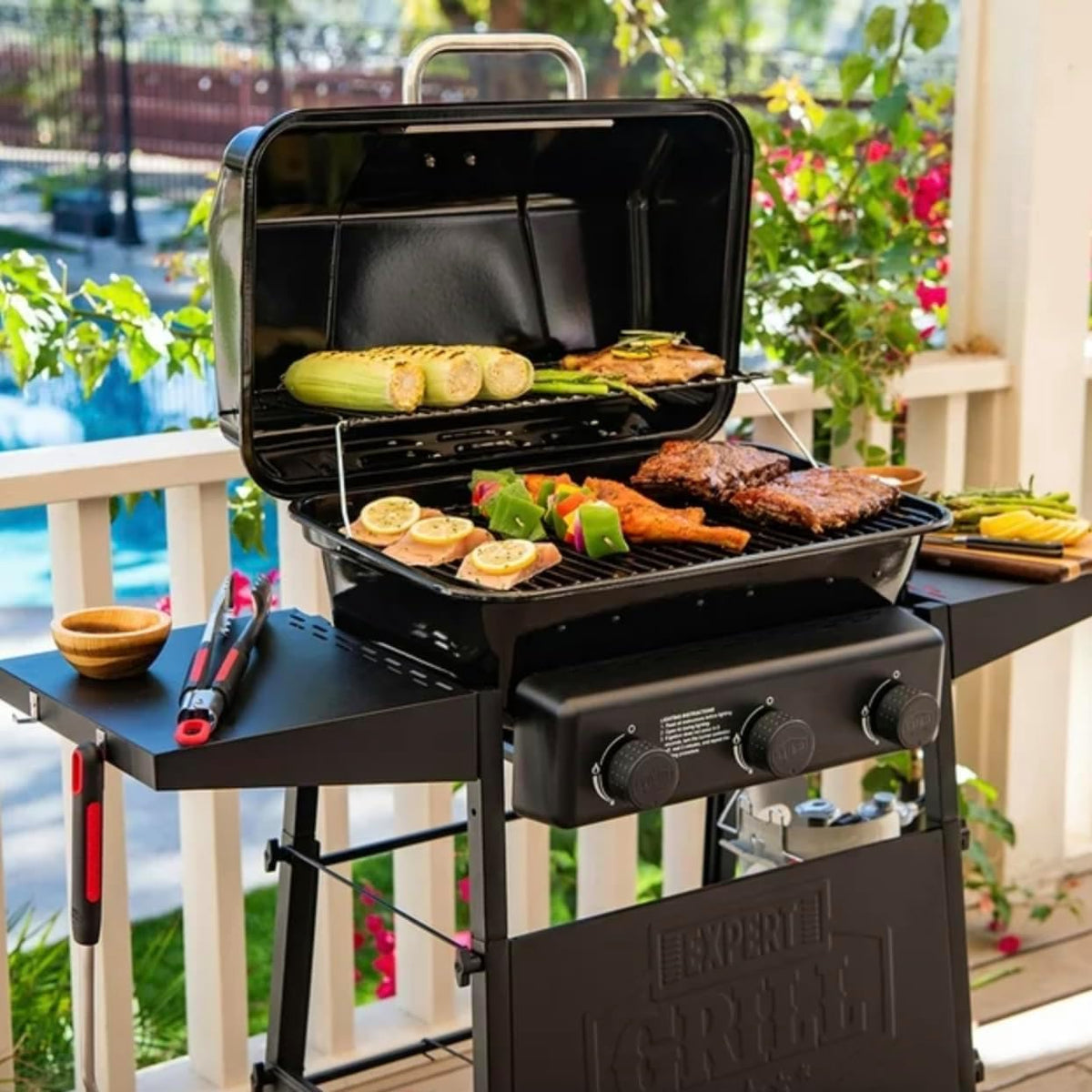 Black 3 Burner Propane Gas Grill Q673162
