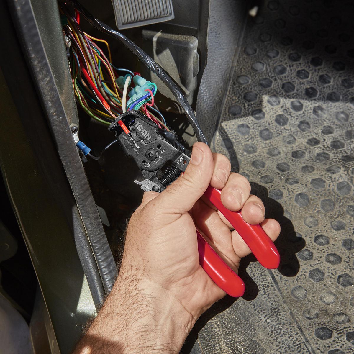 7 in. Inline Wire Stripper and Cutter Y8432