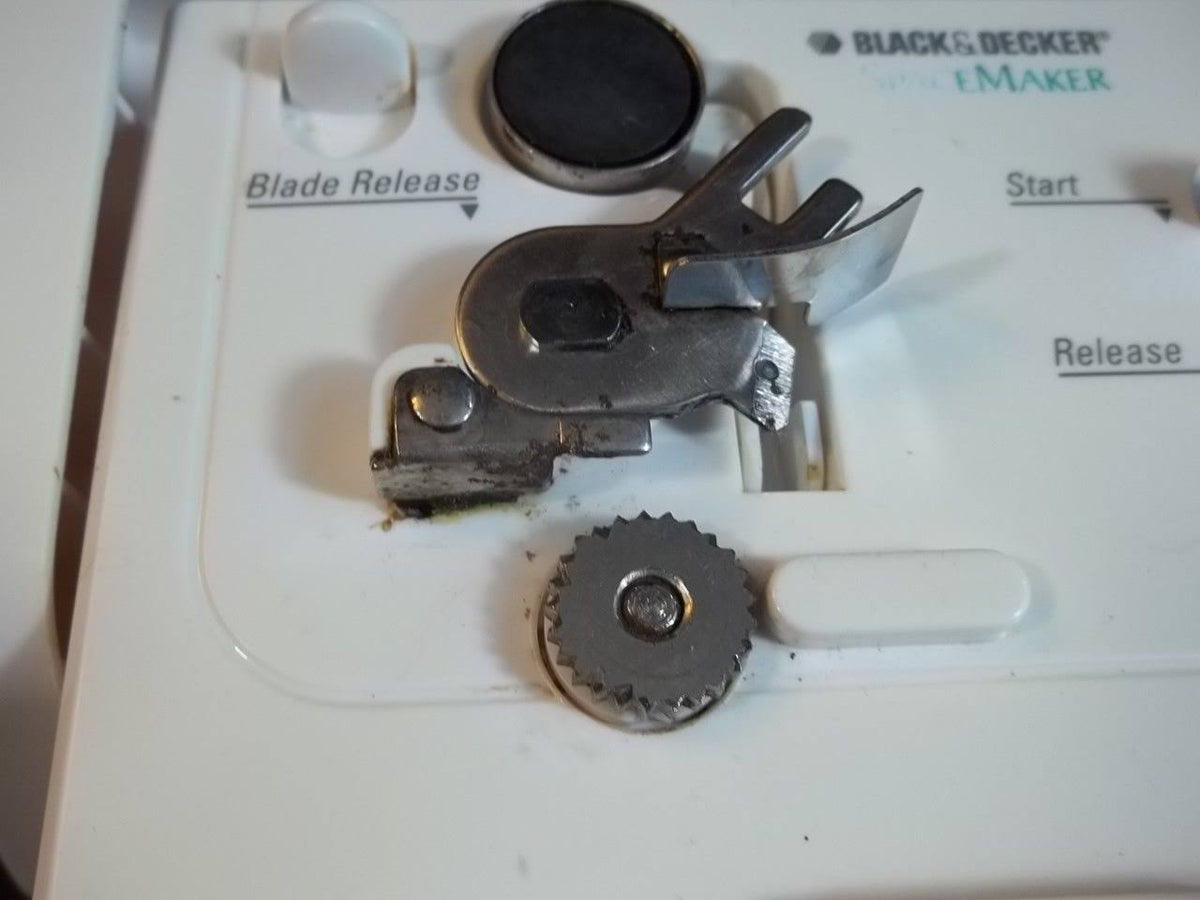 White EC600 Can Opener A3025