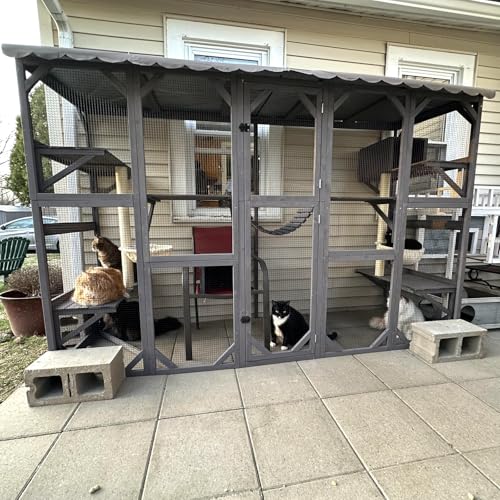 Outdoor Wooden Cat Enclosure with Scratching Posts Z331