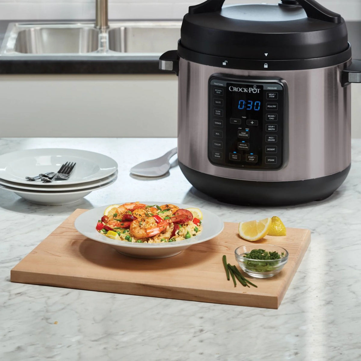 8 Quart 15 Function Crock Multi-Cooker with Lid V251419