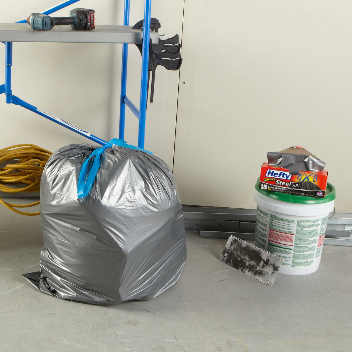 Heavy Duty Large Trash Bags, Black, Unscented, 39 Gallon, 28 Count Q60500
